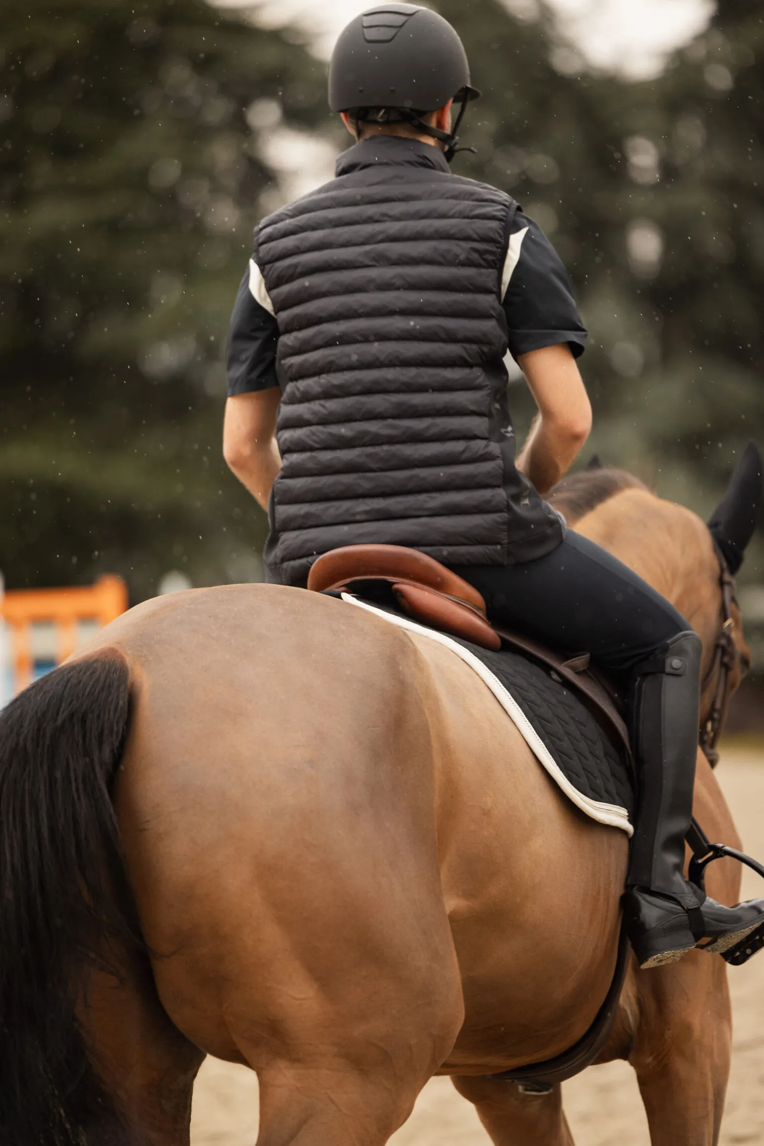 B Vertigo Simon svært lett, fôret ridevest til herre
