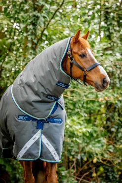 Horseware Amigo Bravo 12 Plus utedekken med avtakbar hals, 400g